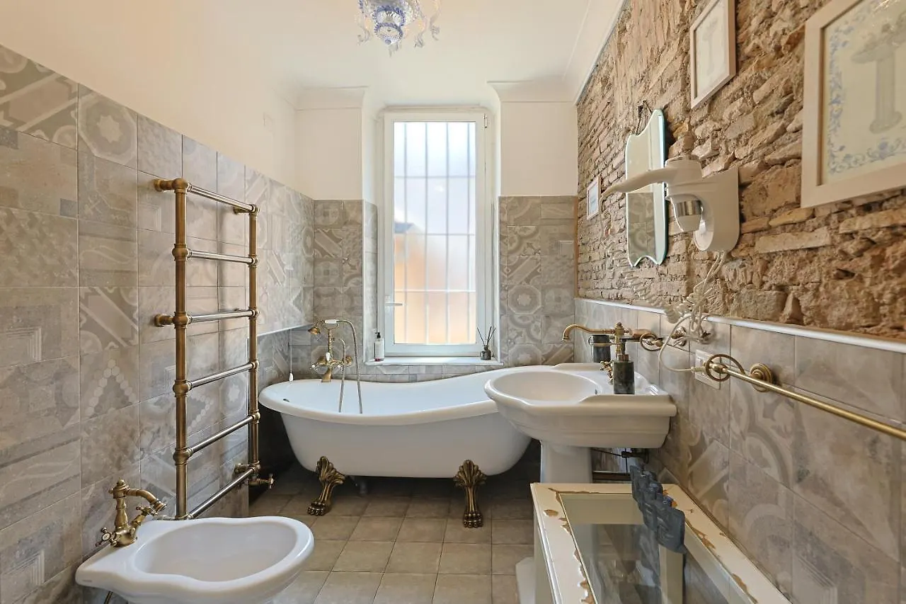 Art House Suites56 Via Del Babuino 56 Rome Guest house
