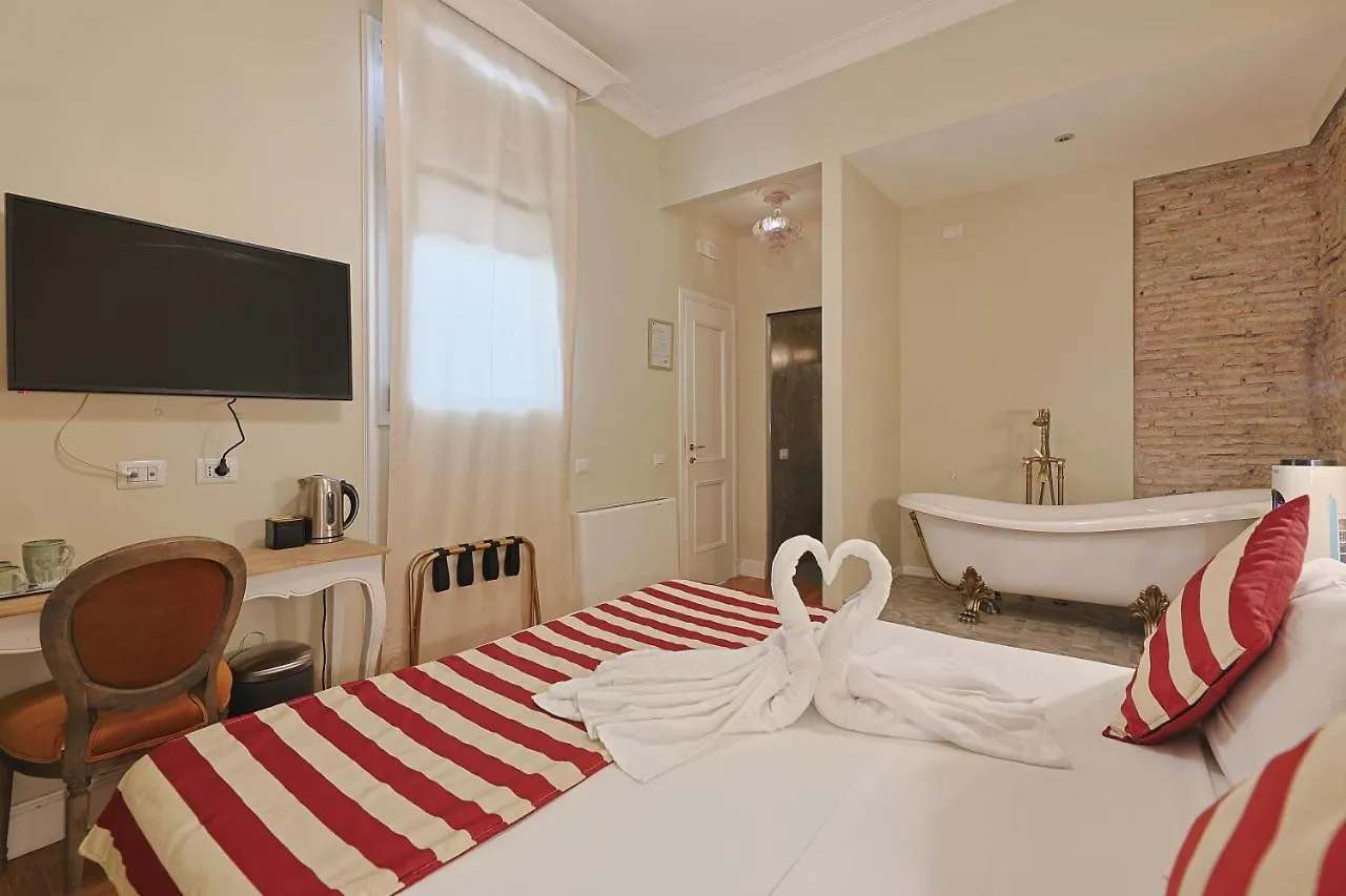 Art House Suites56 Via Del Babuino 56 Rome