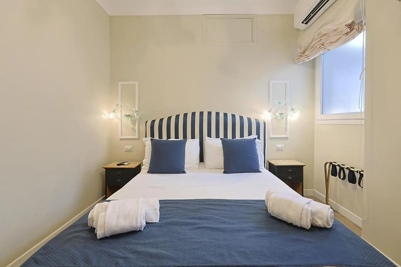 Guest house Art House Suites56 Via Del Babuino 56 Rome