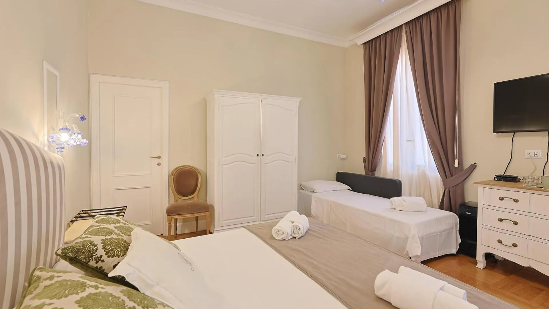 Πανσιόν Art House Suites56 Via Del Babuino 56 Ρώμη