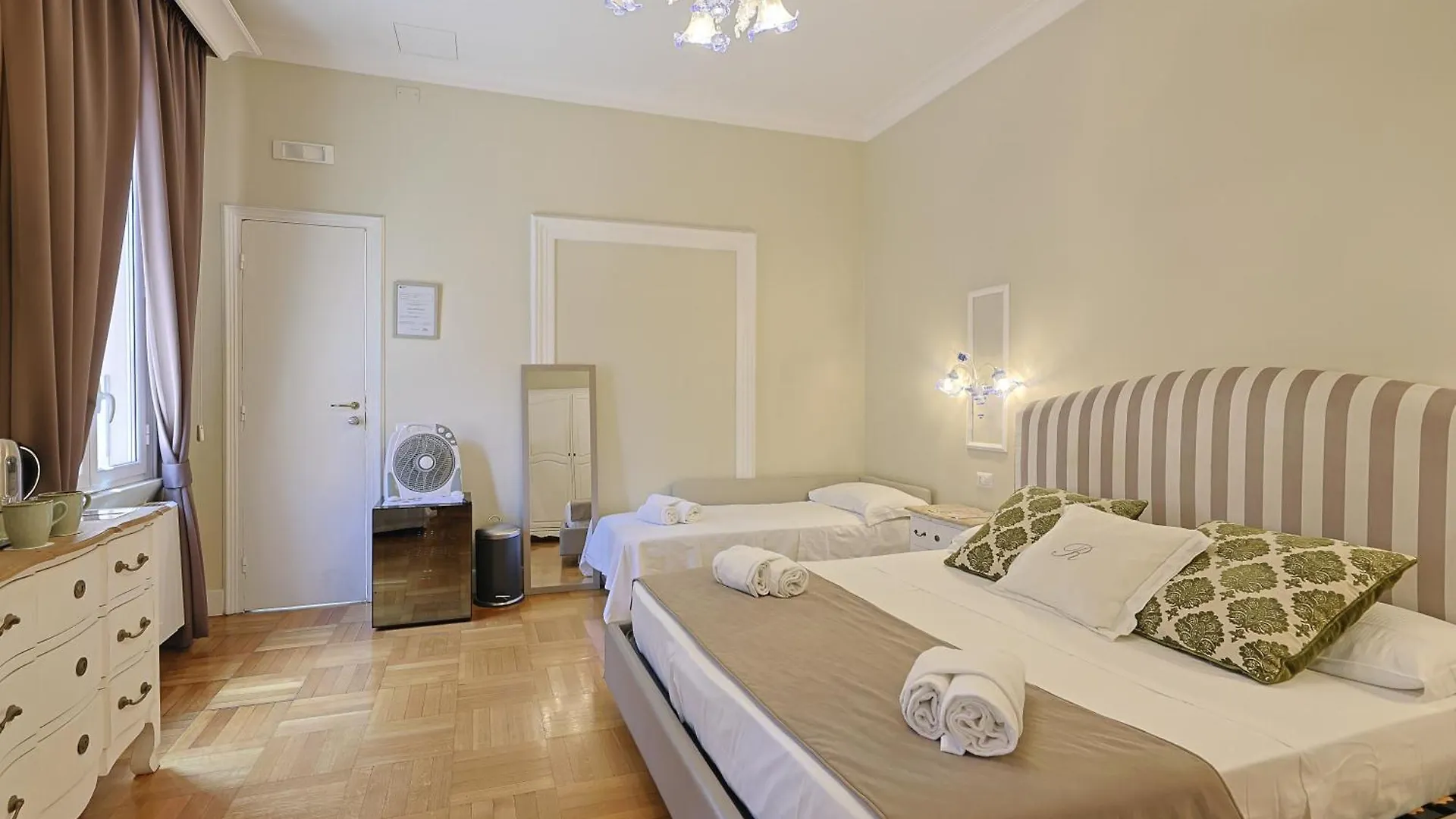 Art House Suites56 Via Del Babuino 56 Ρώμη